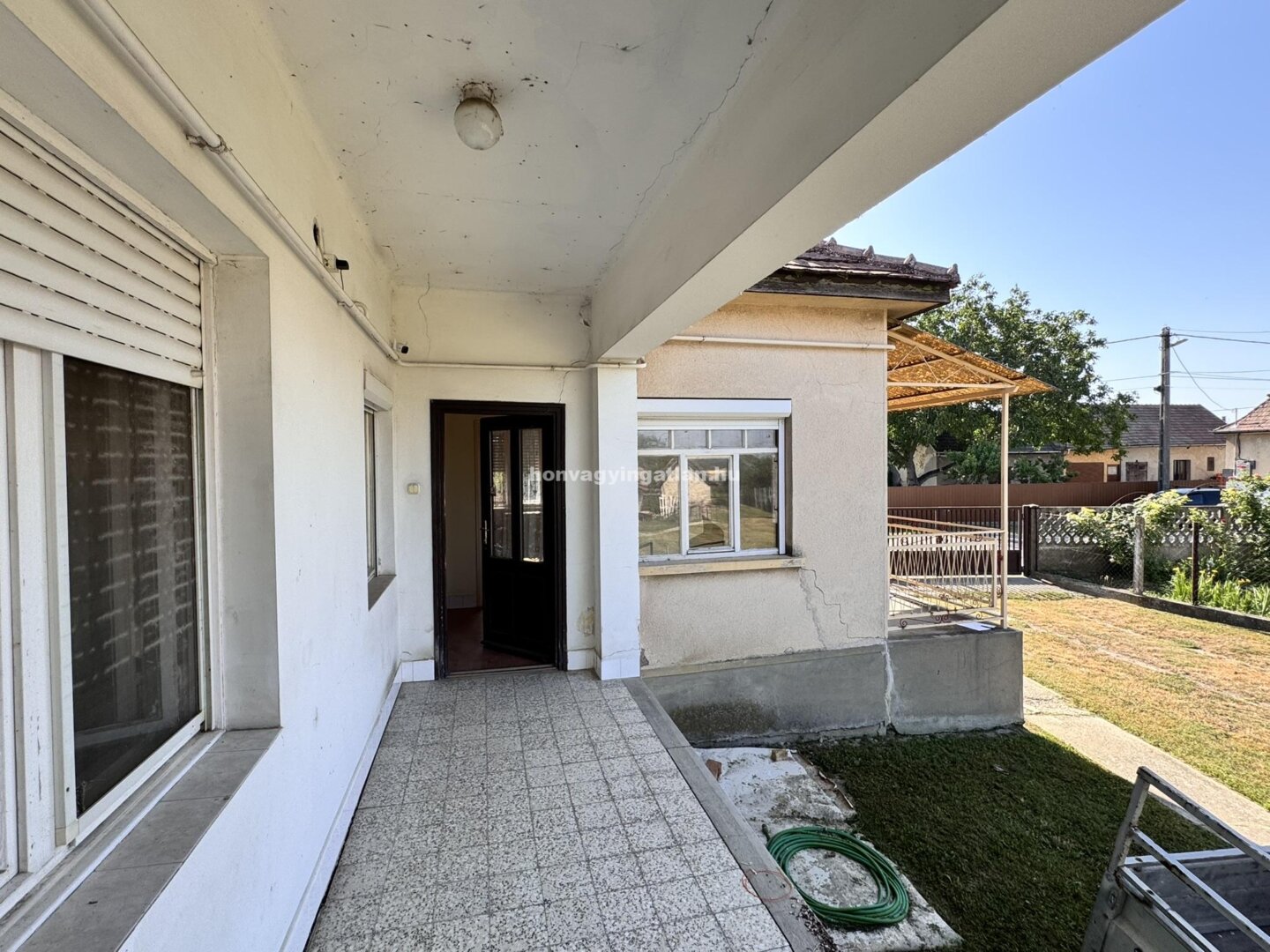 FELÚJÍTANDÓ CSALÁDI HÁZ MAKÁDON – CS28